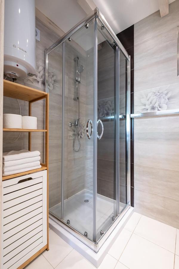 Bedroom 莱鲍 外观 照片