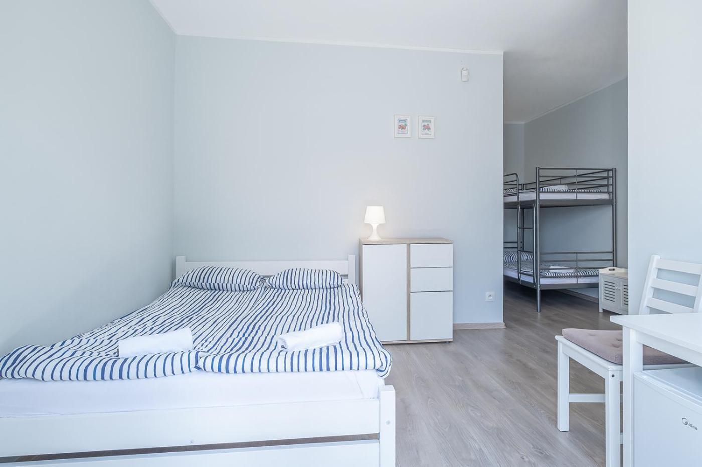 Bedroom 莱鲍 外观 照片
